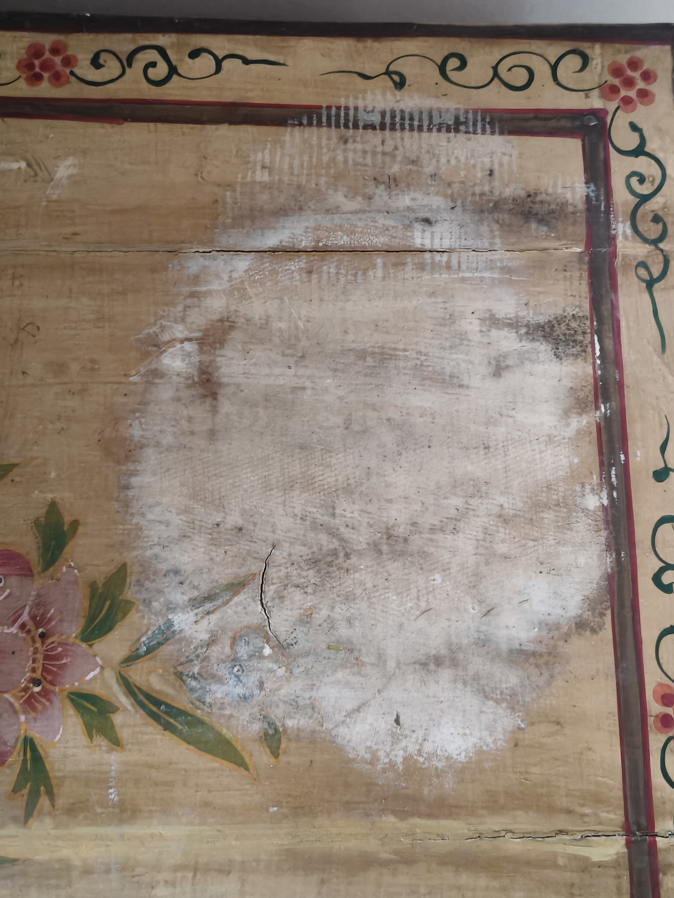 Top panel staining and surface damage, angle 3
